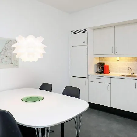 Apartment Xliv